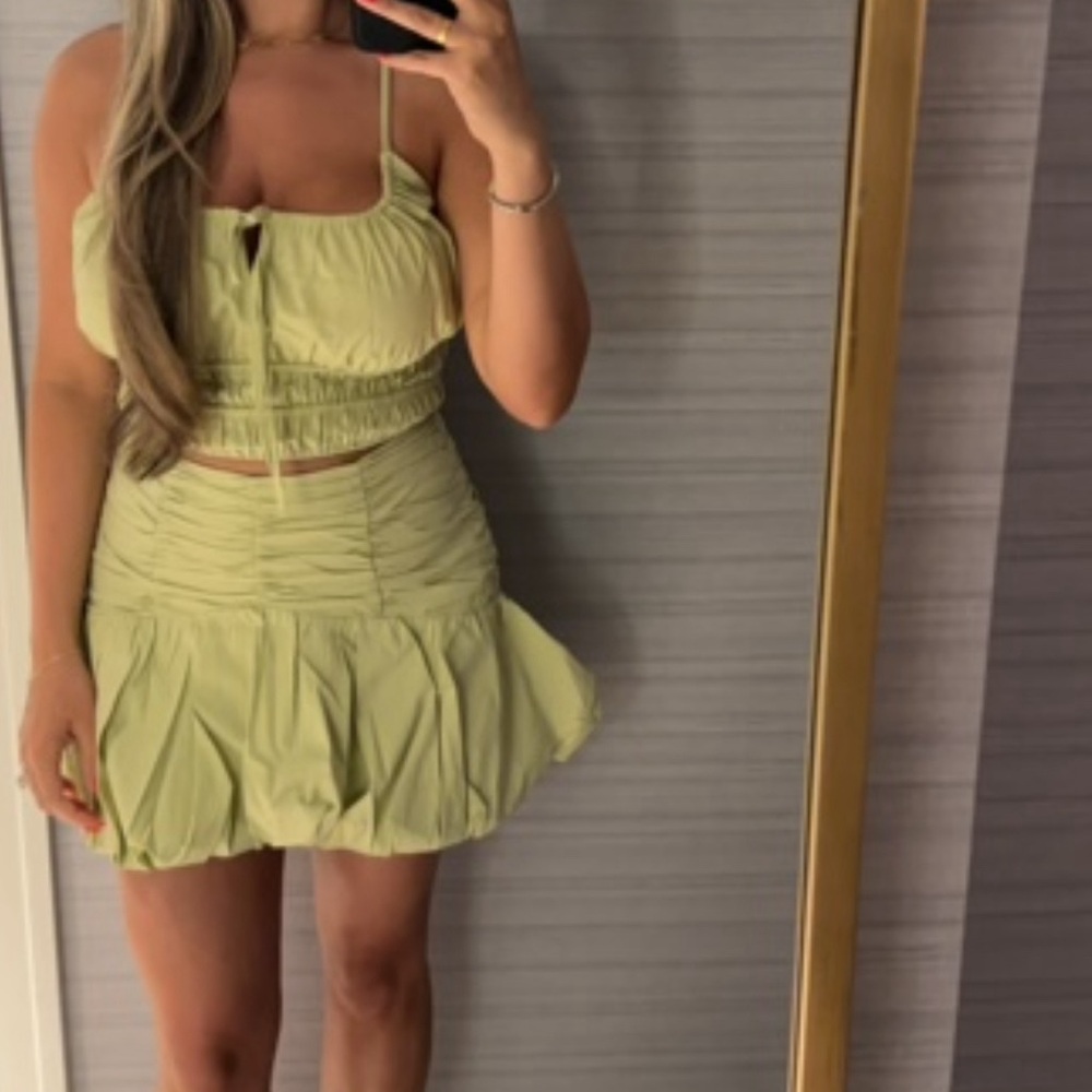 Elegant Green Women's Skirt set